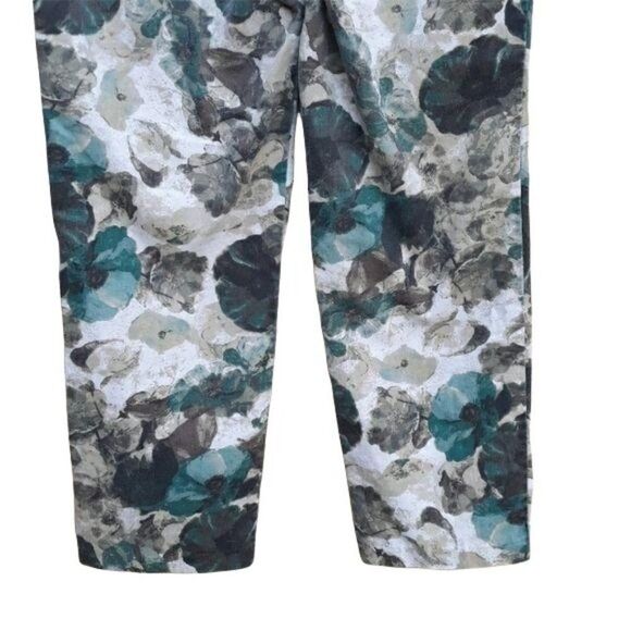 Larry Levine Cotton Camo Floral Low Rise Tapered Crop Pants Tan Green Sz 8 - Picture 8 of 8